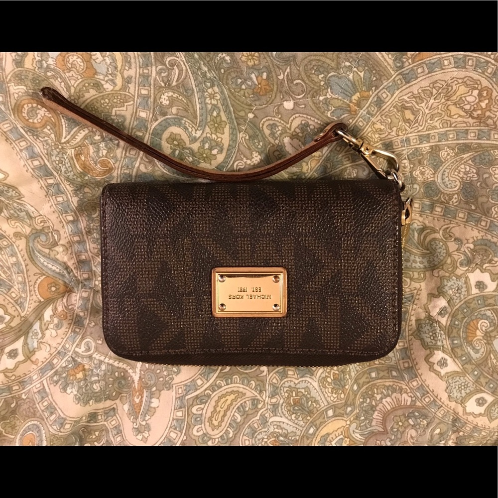 Michael Kors wristlet